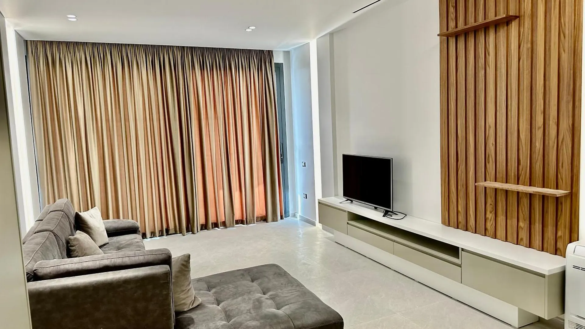 Miramar Del Golf Apartment Vlore